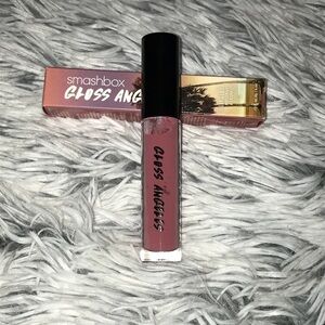 Smashbox gloss angles - obvi mauvey lipgloss